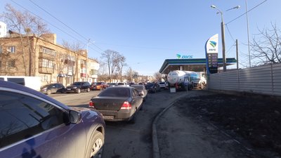 "Наче десь стріляли": що говорять полтавці у чергах та заторах