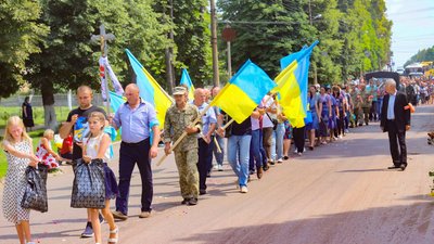 На Чернігівщині попрощалися зі снайпером Романом Коваленком На Чернігівщині попрощалися зі снайпером Романом Коваленком