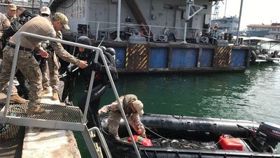 Сі-Бриз 2021: в Одесі військові врятували затонулий катер та розмінували об'єкти під водою Сі-Бриз 2021: в Одесі військові врятували затонулий катер та розмінували об'єкти під водою