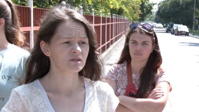 Мама дошкільниці Катерина Мишалова не може влаштуватись на роботу, через те, що дитсадок працює до обіду. Мама дошкільниці Катерина Мишалова не може влаштуватись на роботу, через те, що дитсадок працює до обіду.