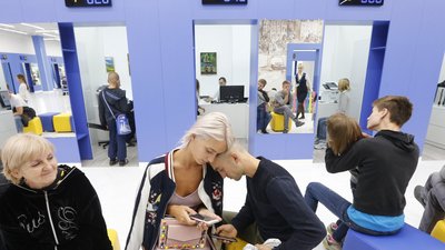 Уряд спростив процедуру оформлення та отримання українських паспортів. Що змінилося