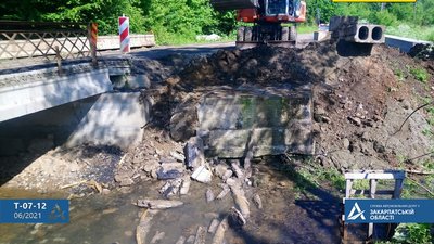 На Закарпатті ремонтують два аварійні мости на дорозі Перечин — Свалява На Закарпатті ремонтують два аварійні мости на дорозі Перечин — Свалява