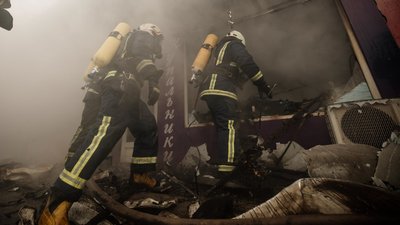 Пожежа на ринку у Харкові: горіли 14 павільйонів