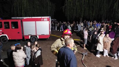 В Івано-Франківську горів гуртожиток. Рятувальники евакуювали приблизно 350 студентів