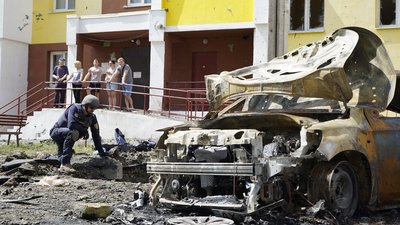 На місці нічного обстрілу Салтівки у Харкові сапери вилучили уламки "Урагану", що не розірвалися На місці нічного обстрілу Салтівки у Харкові сапери вилучили уламки "Урагану", що не розірвалися