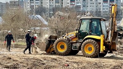 У Запоріжжі ліквідовують наслідки масованої ракетної атаки по місту
