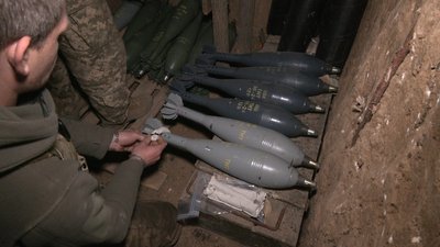 "Він стріляє дуже чітко. Точно в ціль": як працюють мінометники на Запорізькому напрямку "Він стріляє дуже чітко. Точно в ціль": як працюють мінометники на Запорізькому напрямку