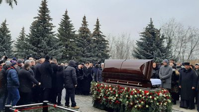 Поліція з'ясовує, хто запустив феєрверк під час поховання Кернеса