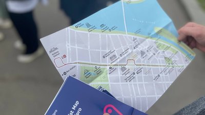 У Дніпрі для переселенців провели безкоштовну екскурсію містом