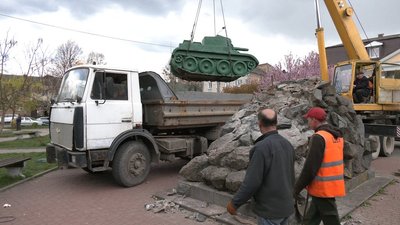 Монументальна декомунізація: яких пам'ятників позбулося Рівне у 2022 році Монументальна декомунізація: яких пам'ятників позбулося Рівне у 2022 році