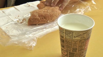 Кефір та булочка – такі сніданки отримуватимуть кропивницькі школярі