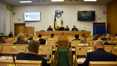 "Марія" і "Волинь" у школі: депутати Рівненщини просять Шкарлета повернути твори Уласа Самчука в навчальну програму "Марія" і "Волинь" у школі: депутати Рівненщини просять Шкарлета повернути твори Уласа Самчука в навчальну програму