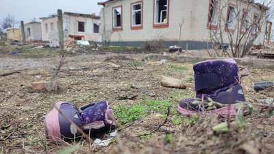 Роботи тимчасово припинили: на Черкащині демонтували сім із девʼяти пошкоджених ракетним ударом осель