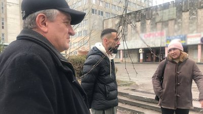 У зеленій зоні в Тернополі встановлюють конструкцію У зеленій зоні в Тернополі встановлюють конструкцію