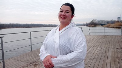 Без офіційних місць занурення та вперше 6-го січня: як відзначили Водохреще в Дніпрі Без офіційних місць занурення та вперше 6-го січня: як відзначили Водохреще в Дніпрі
