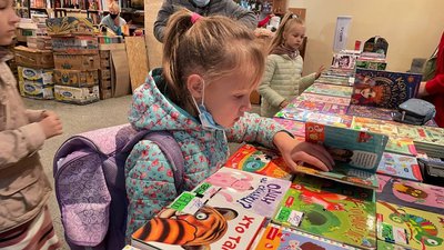 У Черкасах стартує книжковий фест. Фоторепортаж з місця події