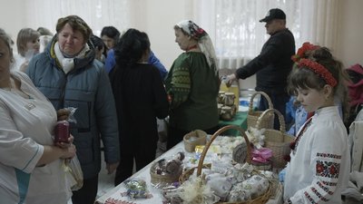У Вінниці на благодійному ярмарку зібрали гроші на зарядну станцію для оборонців У Вінниці на благодійному ярмарку зібрали гроші на зарядну станцію для оборонців