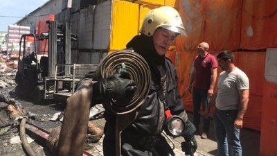 В Одесі горів склад на будівельній базі, одна людина у лікарні