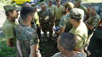 Як на Харківщині тренуються танкісти новоствореної бригади ЗСУ Як на Харківщині тренуються танкісти новоствореної бригади ЗСУ
