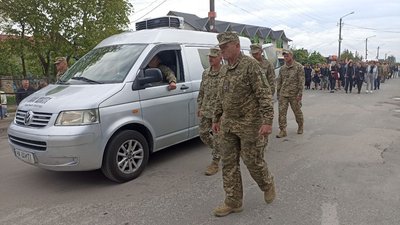 Едуард Хатмуллін, військовий, волонтер, похорон, Тернопільщина, травень 2024 Едуард Хатмуллін, військовий, волонтер, похорон, Тернопільщина, травень 2024