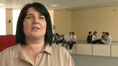 Репетиція шкільного вальсу: черкаські учні готуються до мінівипускного