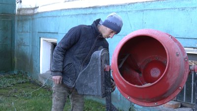 Сім громад Хмельниччини долучилися до програми від благодійників "Гроші за роботу": як вона працює Сім громад Хмельниччини долучилися до програми від благодійників "Гроші за роботу": як вона працює