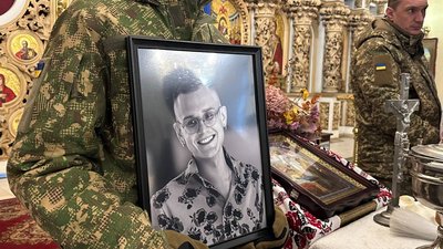 У Полтаві прощаються із 27-річним військовим Валентином Рябцем
