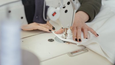 Спецодяг для правоохоронців виготовляє підприємство з Херсона. Після окупації міста, її власник переїхав на Черкащину