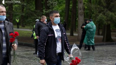 9 травня на Меморіалі Слави у Харкові — фоторепортаж 9 травня на Меморіалі Слави у Харкові — фоторепортаж