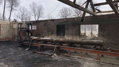 На Закарпатті горіла будівля пилорами На Закарпатті горіла будівля пилорами