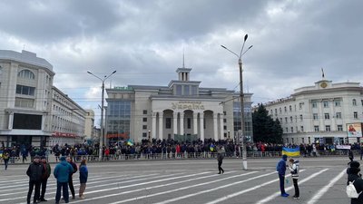 "Нах*й домой!". Тисячі Херсонців вийшли на мітинг проти окупантів "Нах*й домой!". Тисячі Херсонців вийшли на мітинг проти окупантів