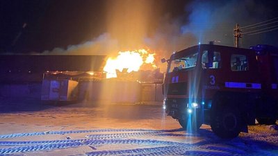 На Тернопільщині горів склад із зерном