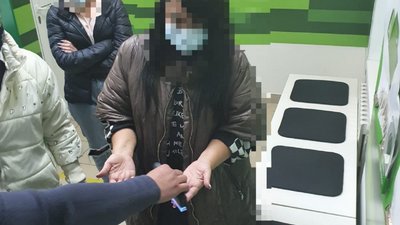 Помічницю судді з Донеччини затримали на хабарі