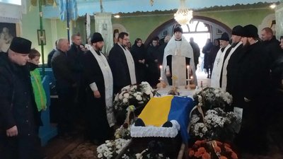 На Закарпатті попрощалися з полеглим захисником Василем Сичиком На Закарпатті попрощалися з полеглим захисником Василем Сичиком