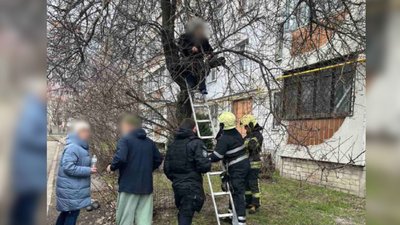 У Черкасах чоловік випав з вікна сьомого поверху