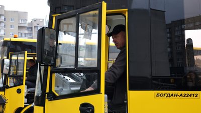 Ще 4 громади на Волині поповнили автопарк новими шкільними автобусами Ще 4 громади на Волині поповнили автопарк новими шкільними автобусами