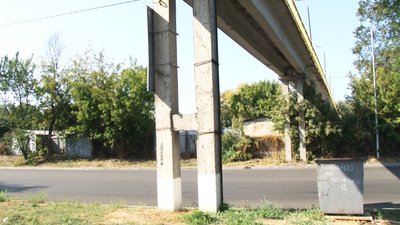Аварійний міст сполучає два райони у Черкасах Аварійний міст сполучає два райони у Черкасах