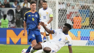 Георгій Судаков під час матчу за збірну України