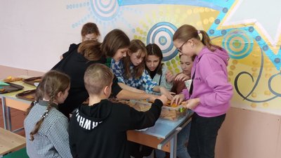 "Миколай крокує від Тернополя до Херсона": учні збирають допомогу "Миколай крокує від Тернополя до Херсона": учні збирають допомогу