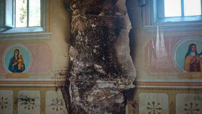 Обгоріла стіна церкви святого Миколая