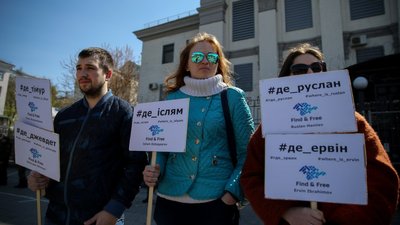 Чекали і будуть чекати. Що переживають рідні зниклих безвісти на Донбасі і в Криму