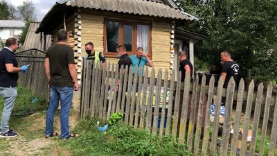 35 ножових поранень - на Прикарпатті підліток убив свого дідуся і важко поранив бабусю