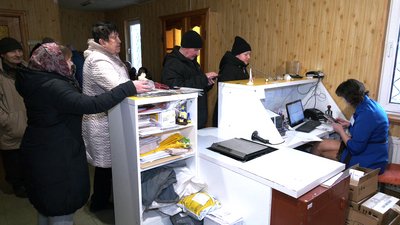 Як у селі на Рівненщині обмінюють старі лампи на енергоощадні Як у селі на Рівненщині обмінюють старі лампи на енергоощадні