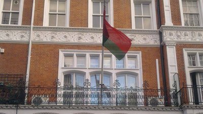 Білорусь заявила, що на її посольство в Лондоні напали "радикальні емігранти"