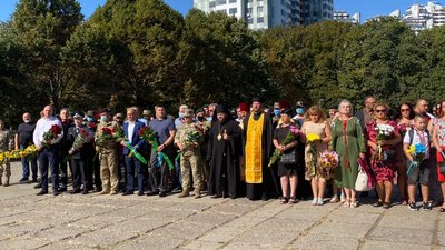 В Одесі вшанували пам'ять захисників України, загиблих у війні на Донбасі В Одесі вшанували пам'ять захисників України, загиблих у війні на Донбасі