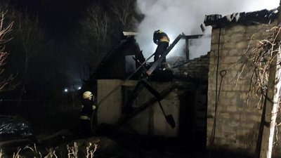У селищі Таромському горів житловий будинок У селищі Таромському горів житловий будинок