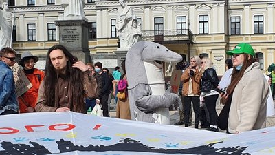 "Досить вбивати планету": у Києві влаштували Кліматичний марш "Досить вбивати планету": у Києві влаштували Кліматичний марш