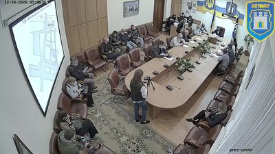 У Житомирі засідання виконкому закінчилося штовханиною і викликом поліції
