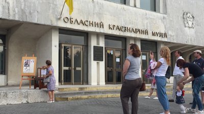 На підтримку ЗСУ: черкаська бандуристка організувала концерт просто неба На підтримку ЗСУ: черкаська бандуристка організувала концерт просто неба