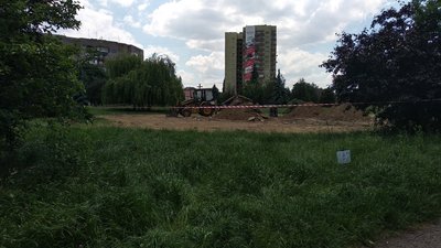 В Ужгороді почали готувати місце для встановлення флагштоку до Дня Незалежності
